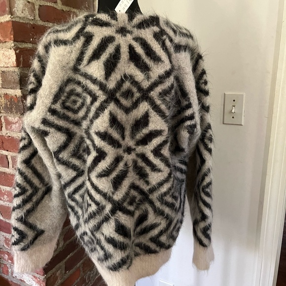 Collection snowflake V-neck sweater new with tags - Picture 2 of 3